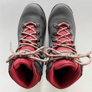 Women’s Newton Ridge™ Plus Waterproof Amped Hiking Boots. Women’s US size 8.5